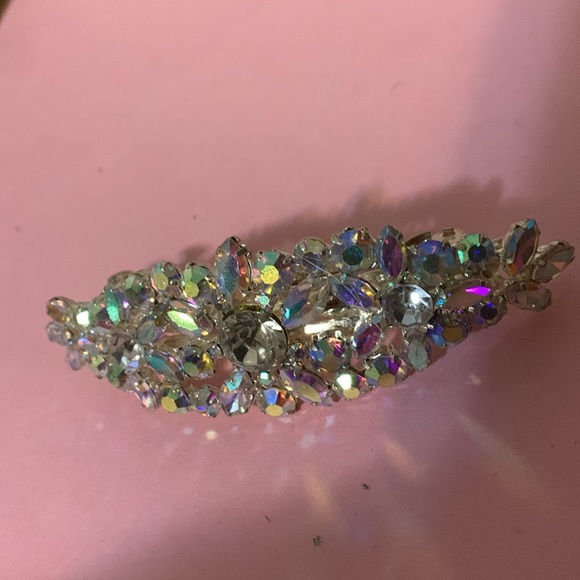 Gorgeous sparkle on this hair pin clip, 3 1/2” - Picture 2 of 5